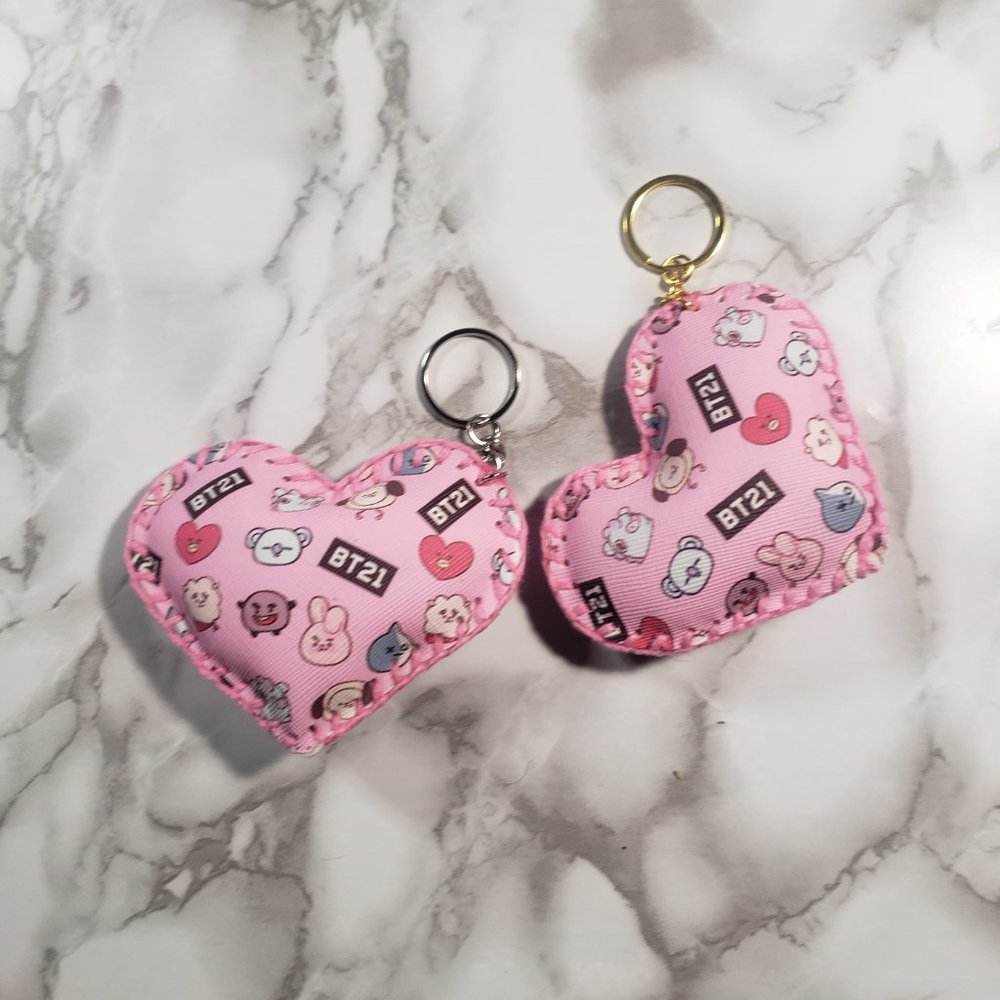Bundled Heart Keychain - Picture 4 of 5